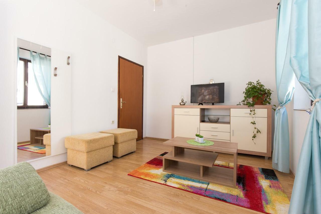 Vuk Apartman Сен Екстериор снимка