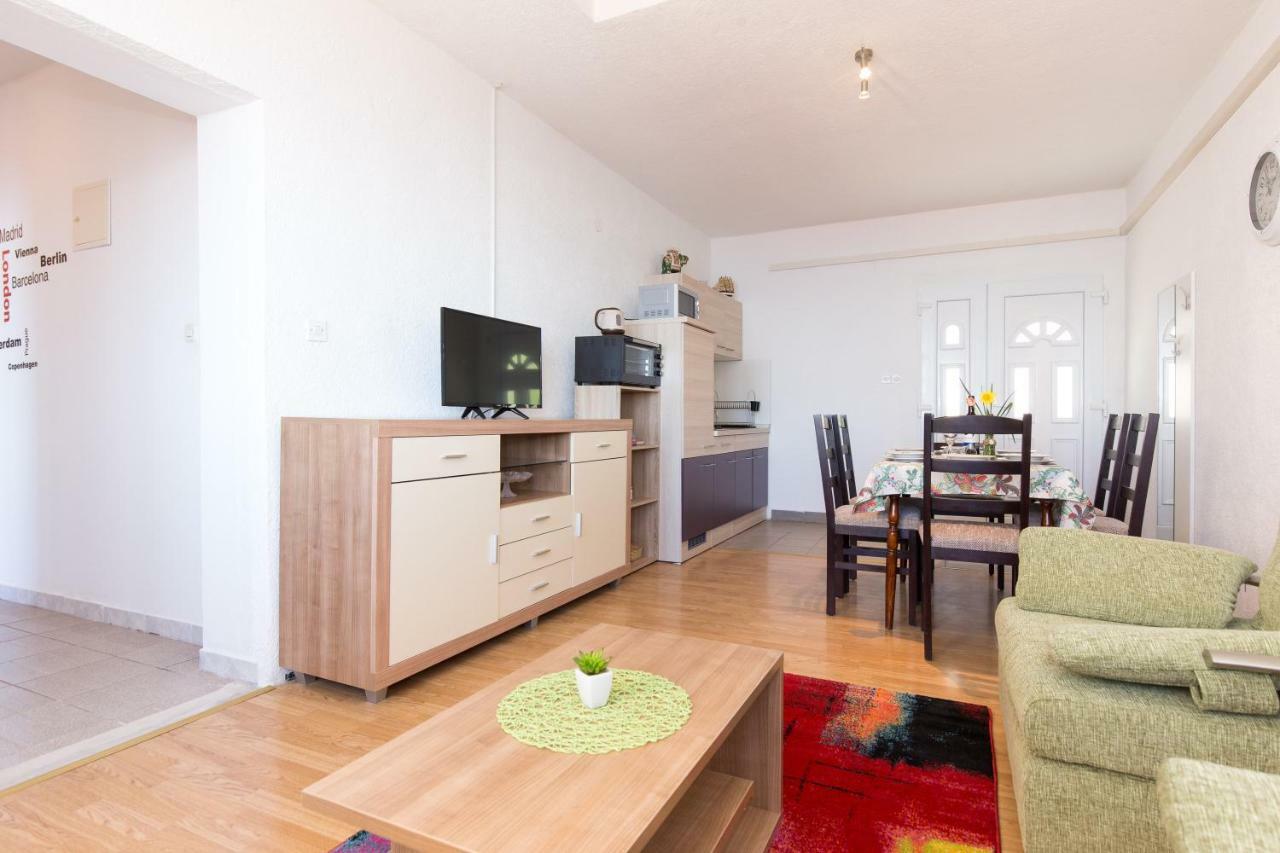 Vuk Apartman Сен Екстериор снимка