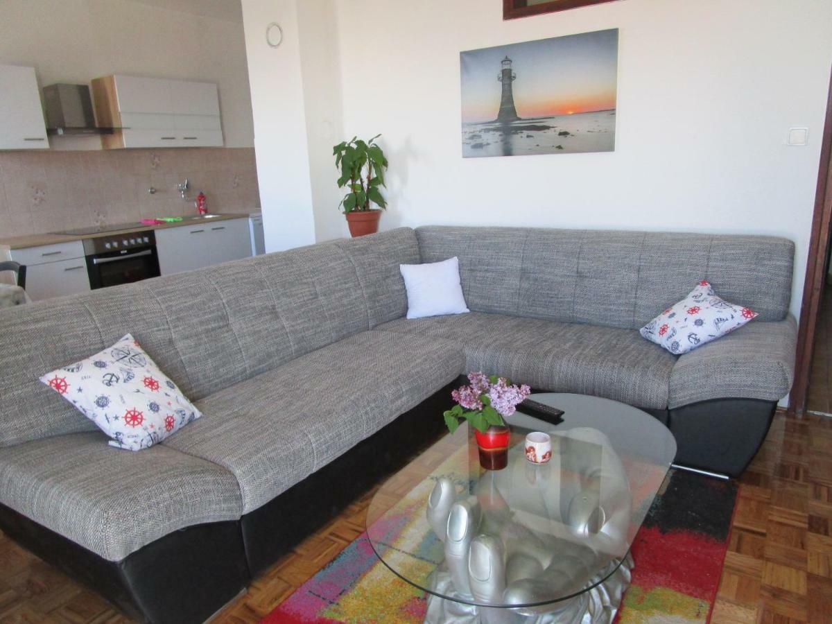 Vuk Apartman Сен Екстериор снимка