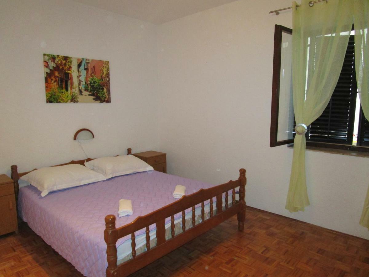 Vuk Apartman Сен Екстериор снимка